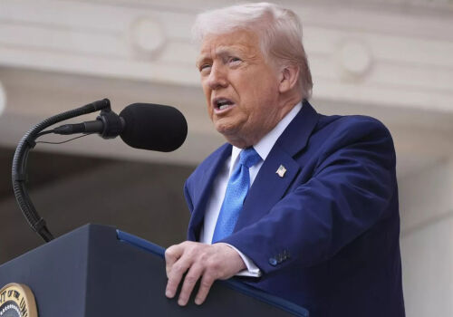 Trump a cerut reducerea imediată a prețurilor la benzină în SUA