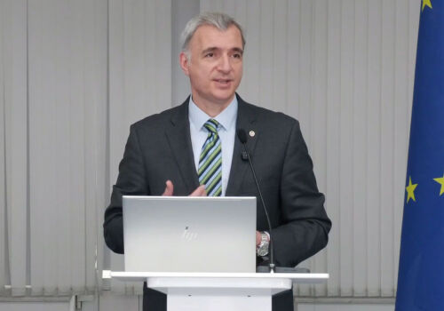 Programul „Reușim”: Guvernul promite debirocratizare, digitalizare și investiții