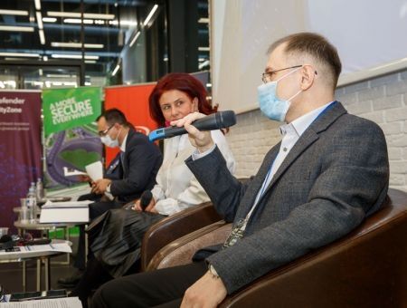 В Молдове состоялся первый Форум по управлению Интернетом В Молдове состоялся первый Форум по управлению Интернетом