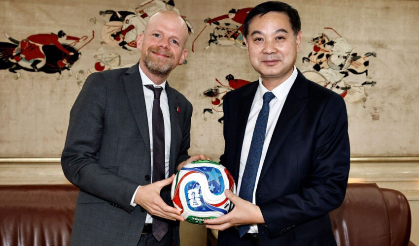 Mattias Grafström and Zhang Jiasheng.