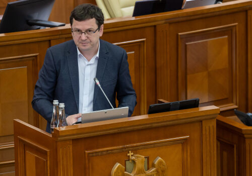 Șase din zece lucrători din agricultură muncesc informal, fără protecție socială