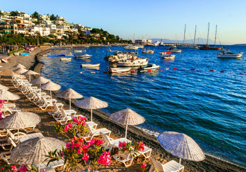 Турция теряет отдыхающих из-за войны в Иране Турция теряет отдыхающих из-за войны в Иране