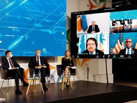 e-TRADECON: первая конференция, посвященная поддержке международной торговли e-TRADECON: первая конференция, посвященная поддержке международной торговли