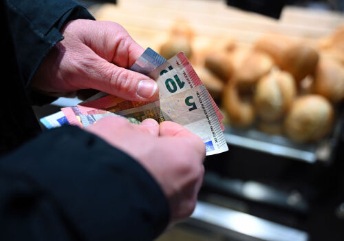 Consumer sentiment in Europe is declining: no time for big purchases…