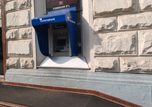 Bancomatele vor deveni mai accesibile pentru persoanele cu dizabilități