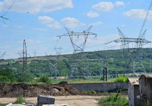 S-a finalizat construcția liniei de transport a energiei electrice Vulcănești–Chișinău. Încep testările S-a finalizat construcția liniei de transport a energiei electrice Vulcănești–Chișinău. Încep testările