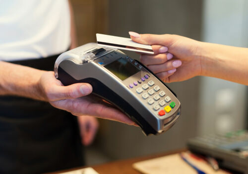 Кассовые аппараты раскрыли персональные данные торговцев Кассовые аппараты раскрыли персональные данные торговцев