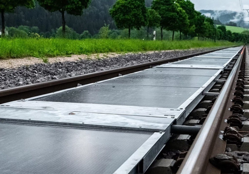 După Elveția, „calea ferată solară” va fi construită în Italia După Elveția, „calea ferată solară” va fi construită în Italia