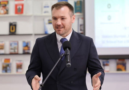 Opinie: Ajutorul pentru elevi trebuie să fie instituționalizat