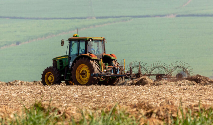 AIPA: Farmers’ subsidies in May farmer in the field