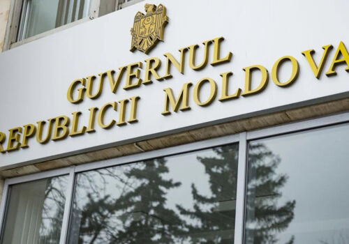 Premierul cere austeritate, iar Cancelaria de Stat își mărește personalul