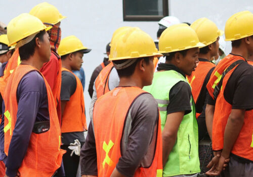 How many labor migrants there are in Moldova