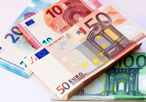 “Hungry” July reduced foreign exchange reserves
