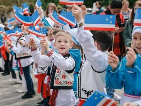 С праздником Ana dilimiz! С праздником Ana dilimiz!