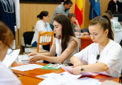 Economia, dreptul și științele educației au fost în topul preferințelor abiturienților în acest an