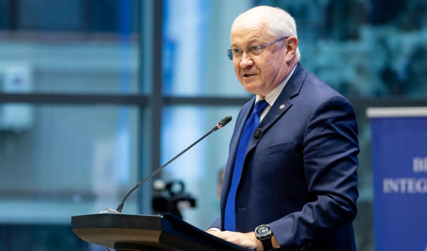 Мунтяну сломал традицию и представил отчет