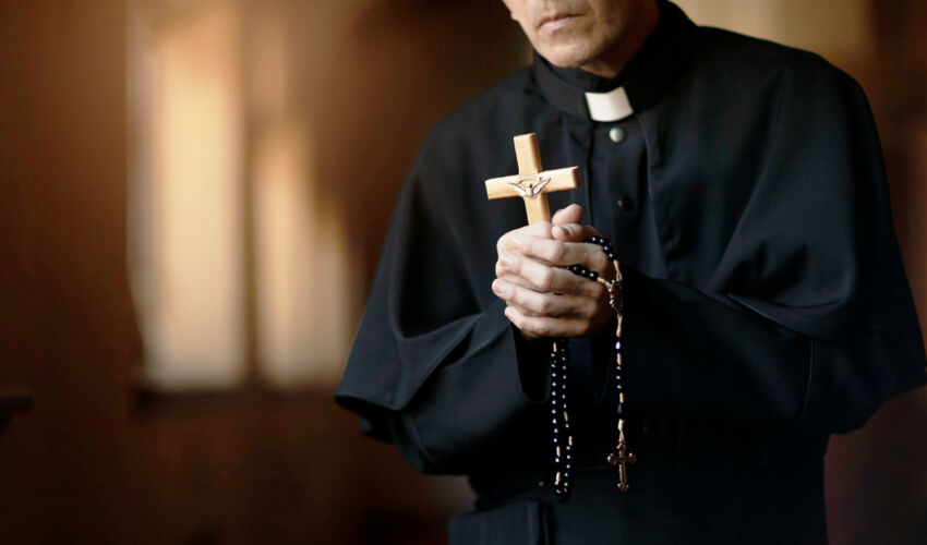 католический священник