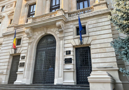 Deficitul de cont curent al României s-a redus