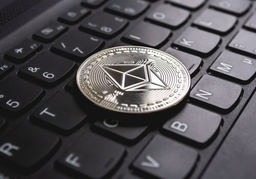 Blockchain-ul Ethereum a împlinit 11 ani. Cum a evoluat „Ether” și ce urmează