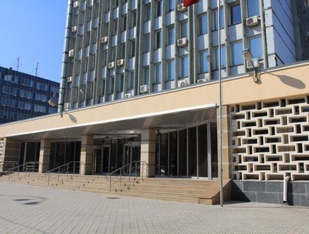 Кому помогать, а кого поддерживать