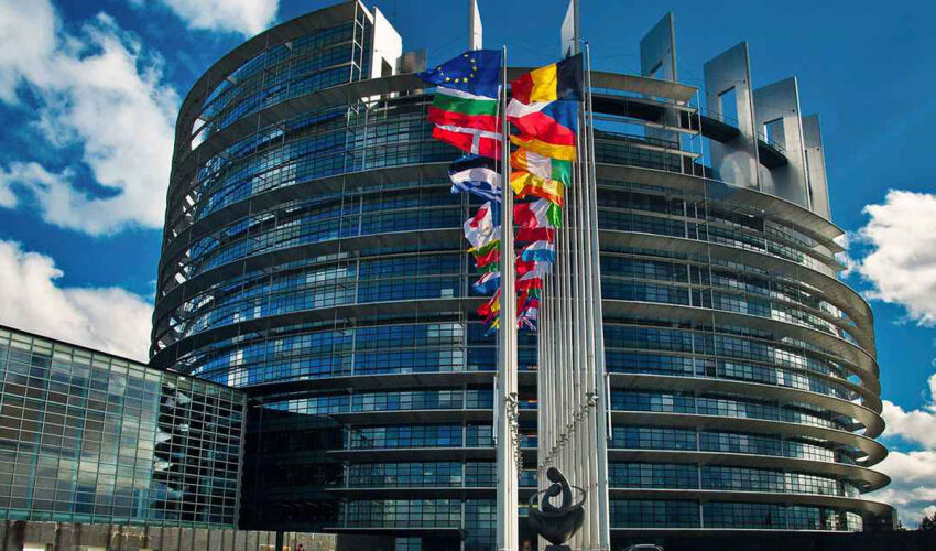 Европрокуратура провела обыски по делу о хищении средств Европарламента Европарламент