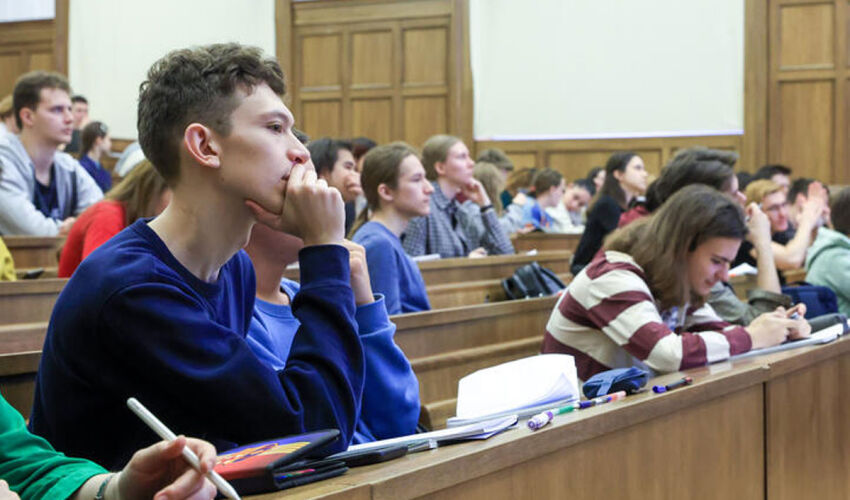 Будущие студенты платят еще до начала учебы студенты