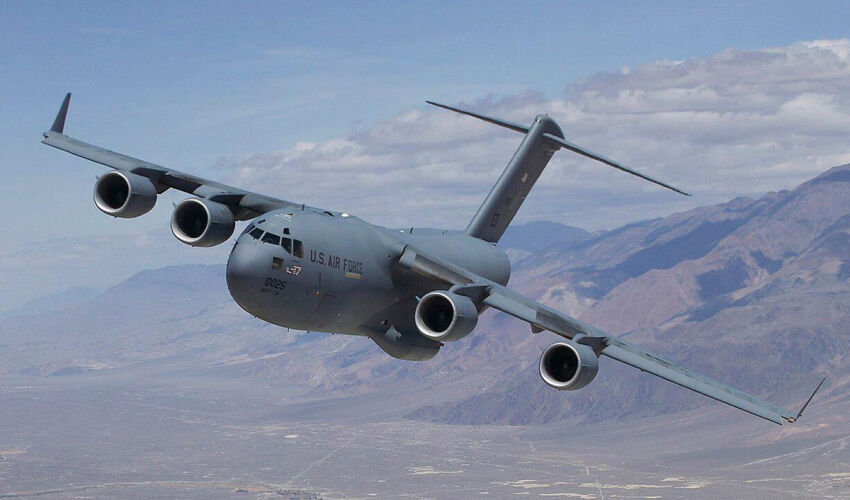 военно-транспортный самолет