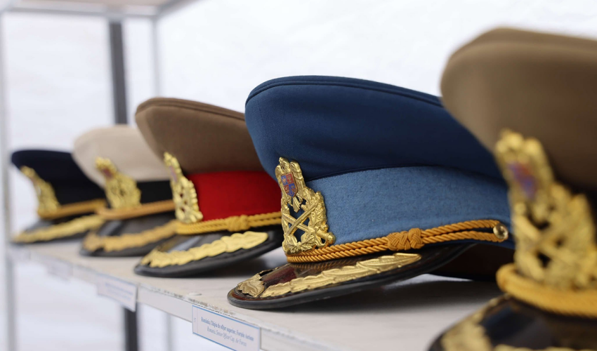 Customs officers will be allowed to take on side jobs in their free time customs