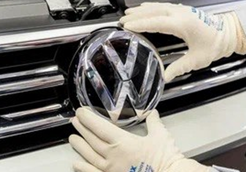 Volkswagen va disponibiliza 50.000 de angajați