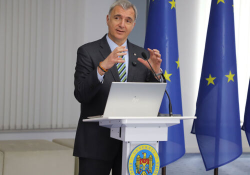 Vicepremier, „invitație la bancă”