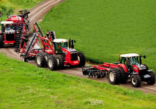 Importul de tractoare în Ucraina nu scade