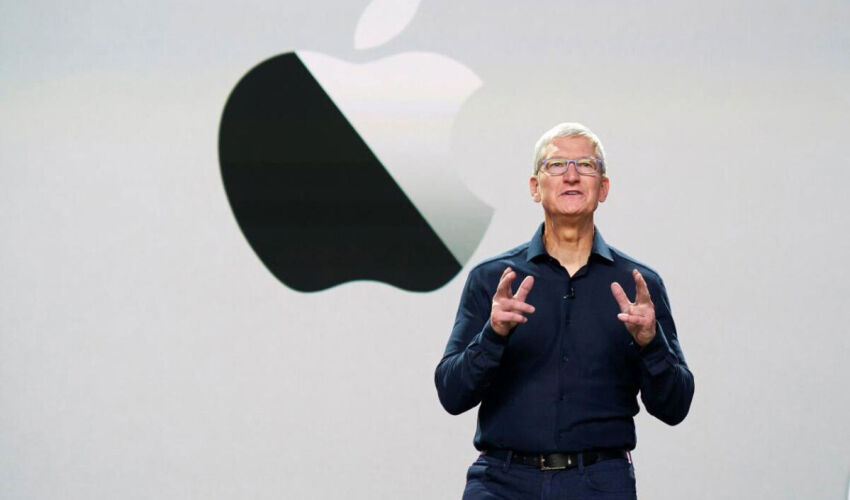 Apple relansează Siri Tim Cook