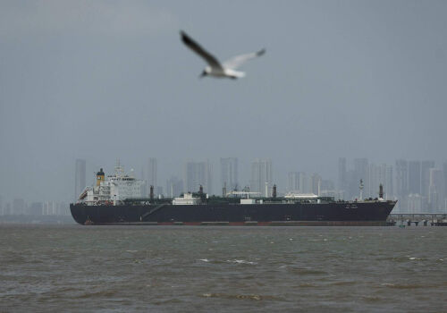 Blocarea Strâmtorii Ormuz a readus petrolul în „overside Blocarea Strâmtorii Ormuz a readus petrolul în „overside