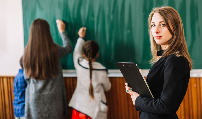 учитель сельской школы