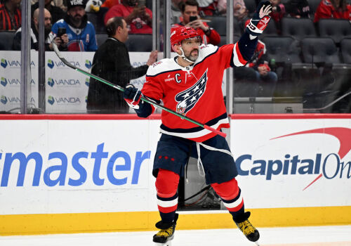 Alexander Ovechkin și-a prelungit cu un an contractul cu Washington Capitals și va continua să vizeze noi recorduri
