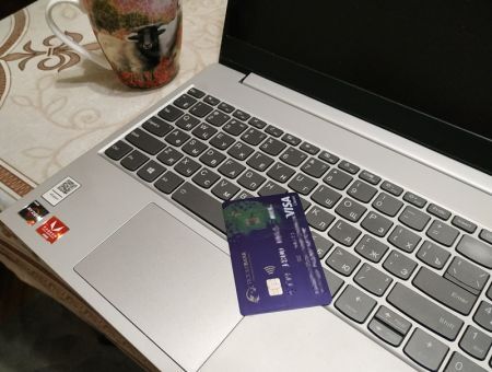 Онлайн-торговля платит дважды Онлайн-торговля платит дважды