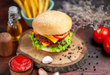 A burger joint in the U.S. started accepting bitcoins and increased sales