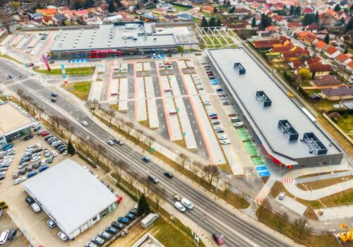 Parcurile comerciale versus centrele comerciale: de ce investitorii optează pentru noul format Parcurile comerciale versus centrele comerciale: de ce investitorii optează pentru noul format