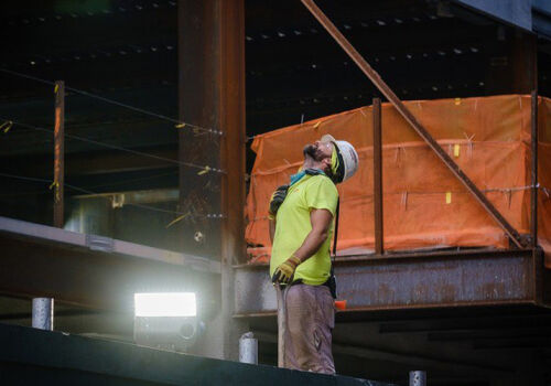 В Румынии протестуют рабочие из Непала В Румынии протестуют рабочие из Непала