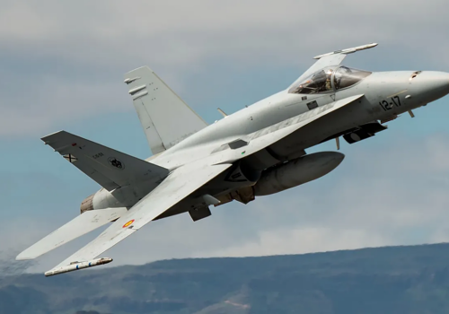 Истребитель F-18 НАТО сбил дрон над Румынией у границы с Молдовой Истребитель F-18 НАТО сбил дрон над Румынией у границы с Молдовой