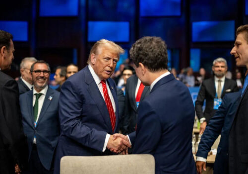 Trump nu vine la București