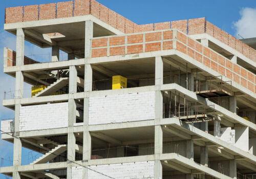 Până la sfârșitul anului, constructorii au accelerat ritmul