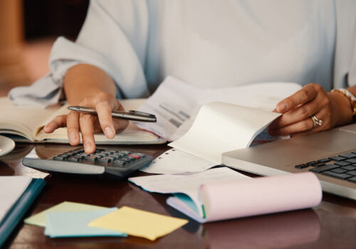 Statul protejează întreprinderile de propriile datorii Statul protejează întreprinderile de propriile datorii