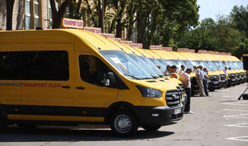 transportul școlar