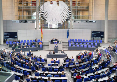 Numărul funcționarilor crește, dar birocrația nu scade: cu ce s-a confruntat Germania