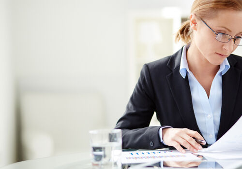 Femeile vor suferi un șoc al muncii din cauza inteligenței artificiale Femeile vor suferi un șoc al muncii din cauza inteligenței artificiale