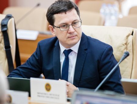Неожиданная отставка вместо ожидаемых Неожиданная отставка вместо ожидаемых