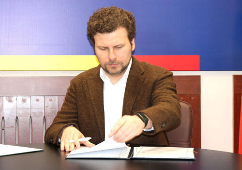 The Minister of Education is trying to resolve the controversy surrounding the math exam