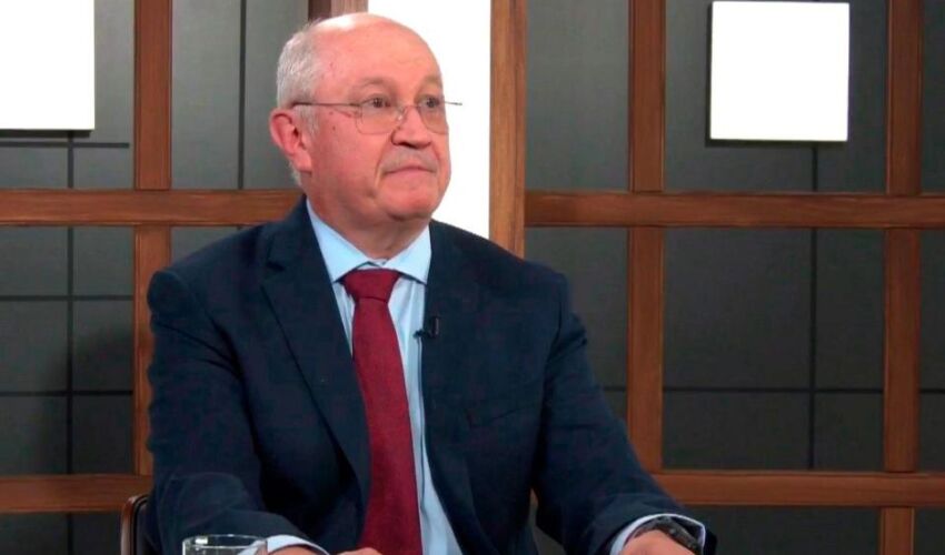 The President signed the decree appointing Muntyanu The President signed the decree appointing Muntyanu