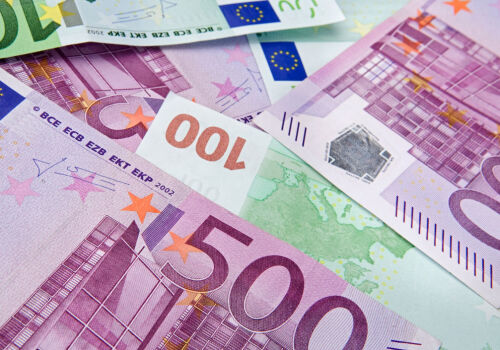 Aproape 2 miliarde de euro în numerar au fost scoși ilegal din Ucraina, Moldova și Turcia prin România
